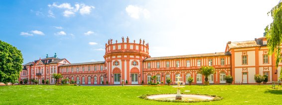Schloss Biebrich in Wiesbaden - Urheber @pure-life-pictures